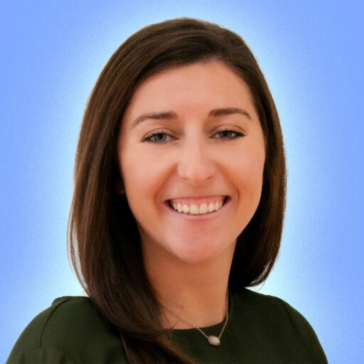 Erin Lentz, Executive Director of Design at ArtVersion and member of the CMO Think Tank, sharing expertise on marketing on the Senior Executive Media site.